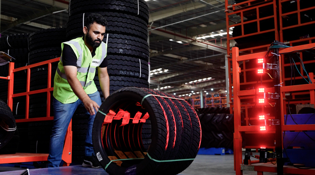 Automotive/tyre warehouse image